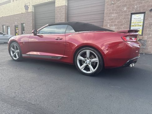 Used 2017 Chevrolet Camaro SS RWD image 21