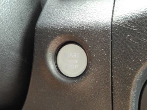 Used 2022 Nissan Frontier SV RWD image 38