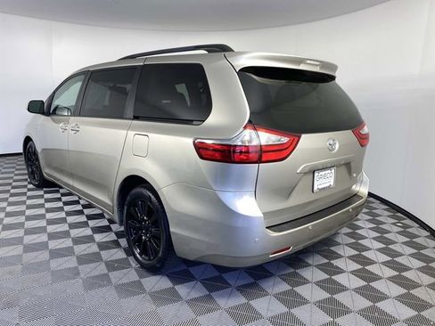 Used 2017 Toyota Sienna XLE w/ XLE Navigation Package AWD/4WD image 6