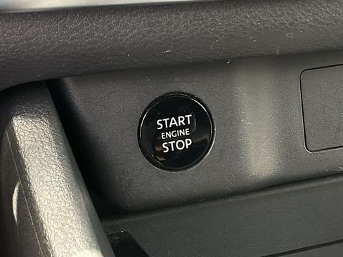 Used 2025 Nissan Rogue SV FWD image 25