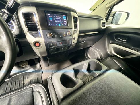 Used 2017 Nissan Titan SV RWD image 26