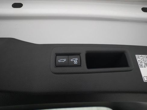 Used 2024 Toyota Venza Nightshade image 15