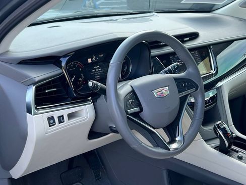 Used 2023 Cadillac XT6 Premium Luxury FWD image 11
