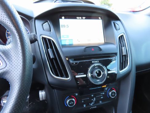 Used 2017 Ford Focus RS image 18