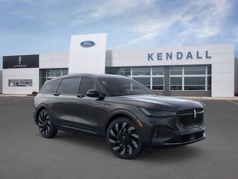 New 2026 Lincoln Nautilus Reserve w/ Jet Appearance Package AWD/4WD image 7