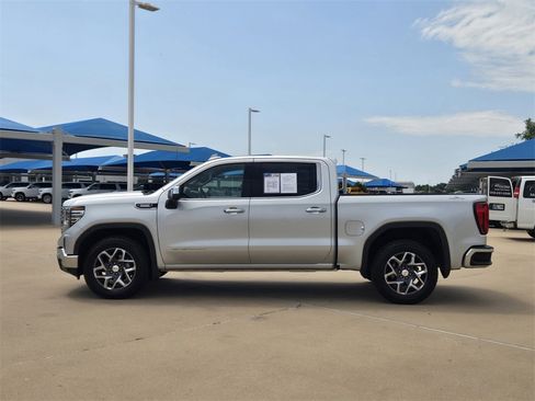 Used 2022 GMC Sierra 1500 SLT w/ SLT Premium Plus Package image 4