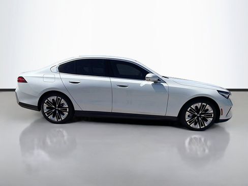 Used 2026 BMW 530i 530i w/ Premium Package image 3