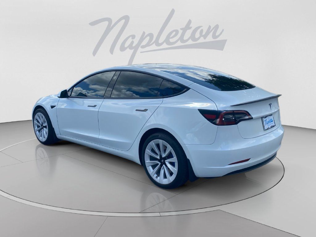Used 2023 Tesla Model 3 Standard Range RWD image 3