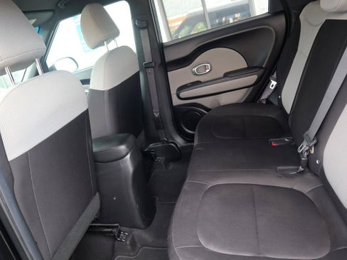 Used 2018 Kia Soul FWD image 44