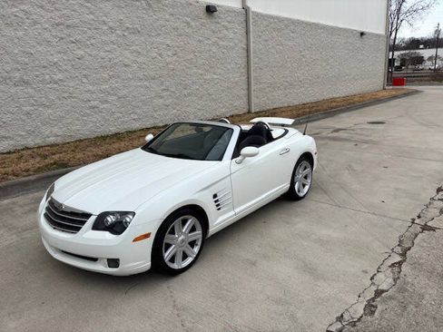 Used 2005 Chrysler Crossfire Limited RWD image 22