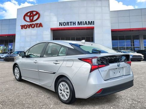 Used 2019 Toyota Prius LE image 3