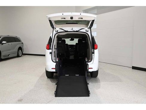 Used 2024 Chrysler Voyager LX FWD image 18
