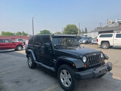 Used 2011 Jeep Wrangler Unlimited Sahara AWD/4WD image 4