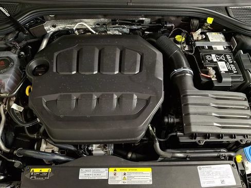 Used 2024 Volkswagen GTI SE FWD image 29