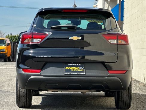 Certified 2021 Chevrolet TrailBlazer LS w/ LPO, Blackout Package image 5