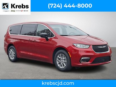 New 2026 Chrysler Pacifica Select