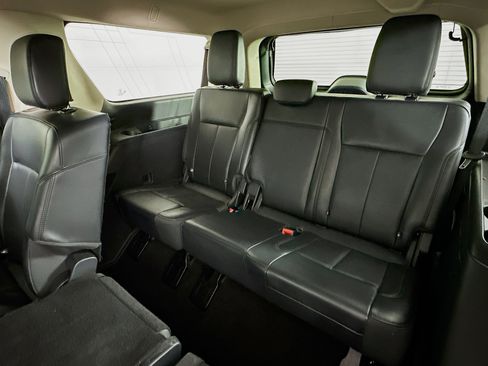 Used 2024 Ford Expedition Max XLT image 29