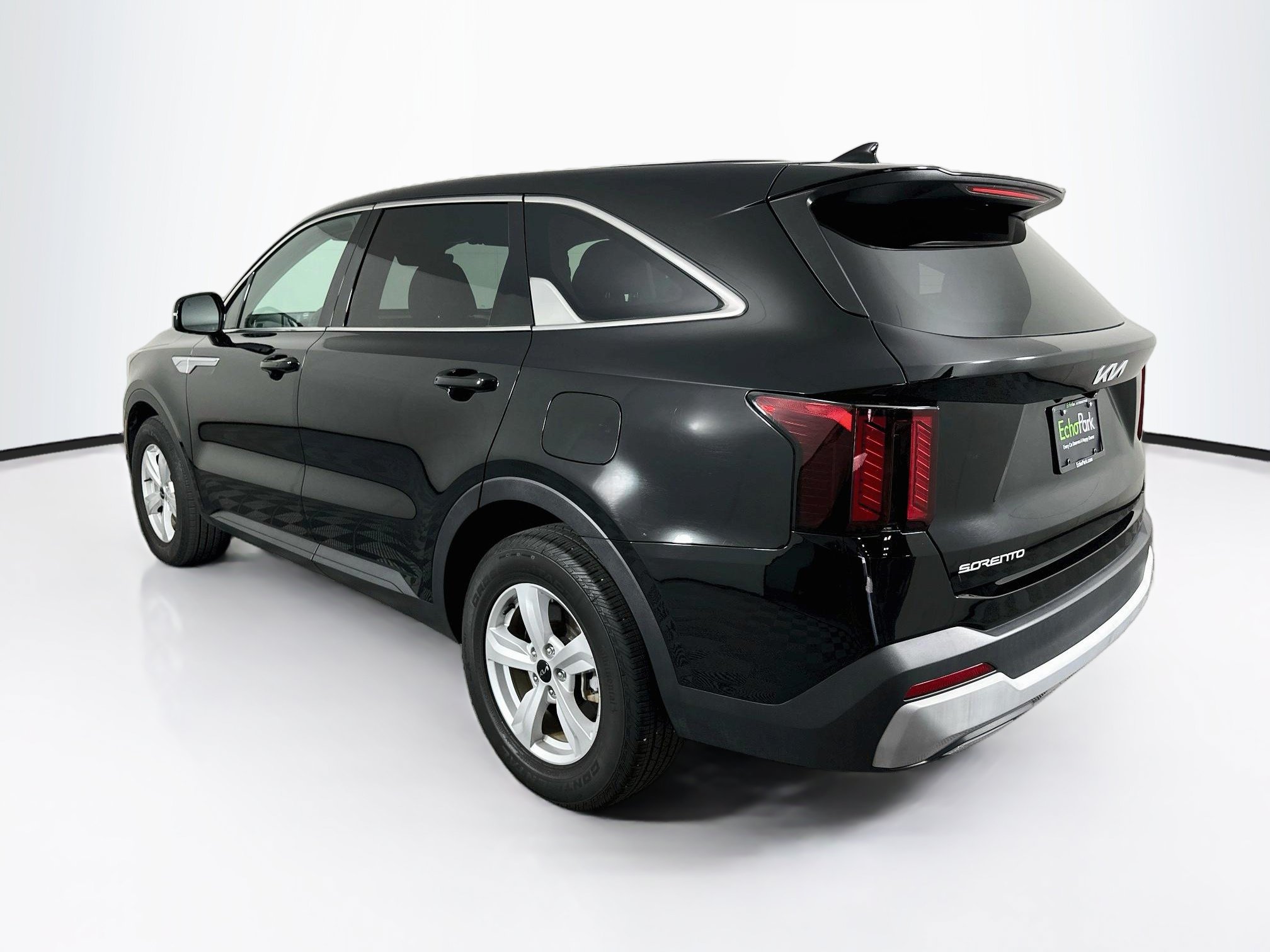 Used 2025 Kia Sorento LX FWD image 5