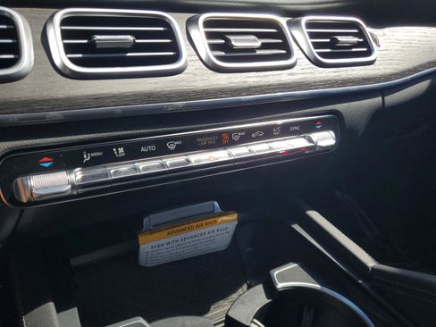Used 2026 Mercedes-Benz GLS 450 4MATIC image 23