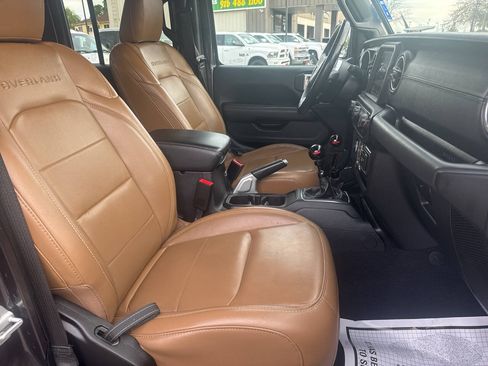 Used 2020 Jeep Gladiator Overland AWD/4WD image 16