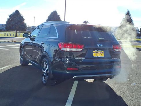 Used 2017 Kia Sorento EX image 2