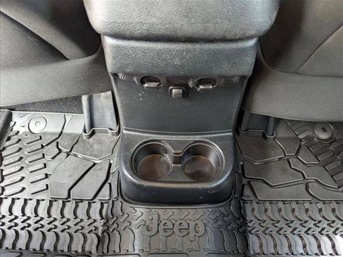 Used 2016 Jeep Wrangler Unlimited Sport AWD/4WD image 16