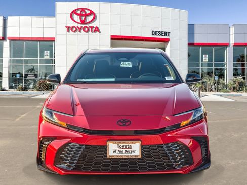 New 2026 Toyota Camry Hybrid FWD image 2