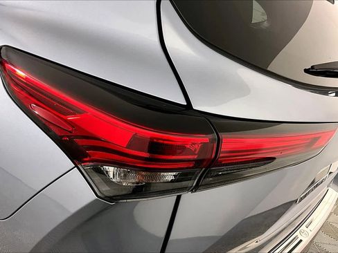 Used 2021 Toyota Highlander Platinum image 27