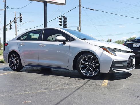 Used 2020 Toyota Corolla SE FWD image 2