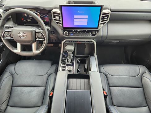 Used 2025 Toyota Sequoia Platinum image 26