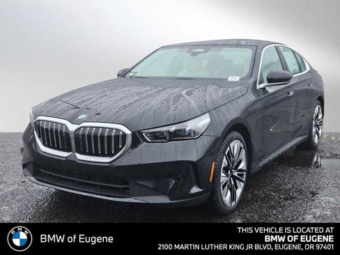 New 2026 BMW 530i xDrive w/ Premium Package AWD/4WD image 7