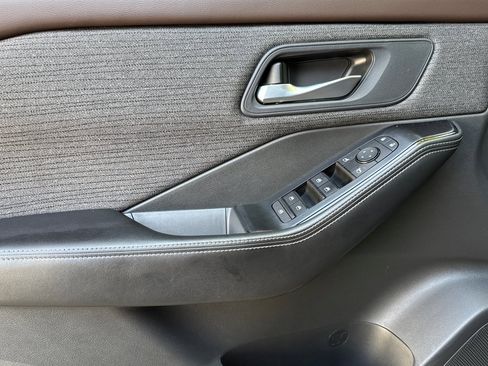 Certified 2022 Nissan Rogue SV image 11