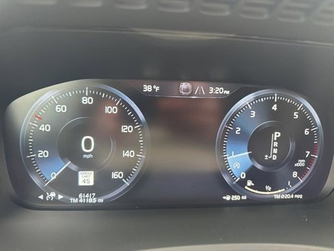 Used 2021 Volvo XC90 T5 Momentum w/ Climate Package image 9