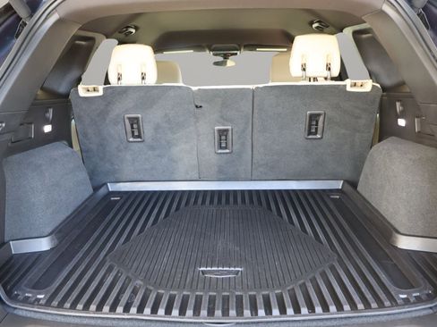 Used 2018 Cadillac XT5 FWD image 17