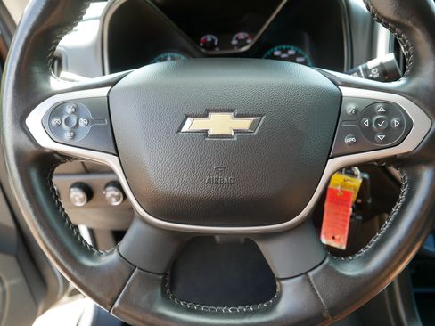 Used 2022 Chevrolet Colorado LT w/ LT Convenience Package AWD/4WD image 25