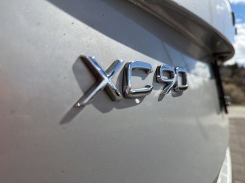 Used 2024 Volvo XC90 B5 Core w/ Protection Package Premier image 13