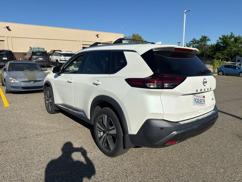 Used 2023 Nissan Rogue SL w/ SL Premium Package FWD image 7