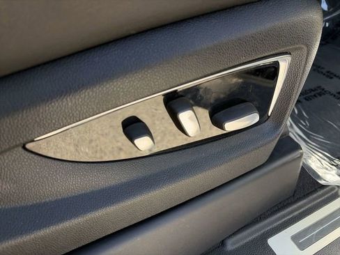 Used 2015 Cadillac Escalade ESV Luxury image 12