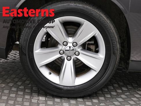 Used 2023 Dodge Challenger SXT image 29