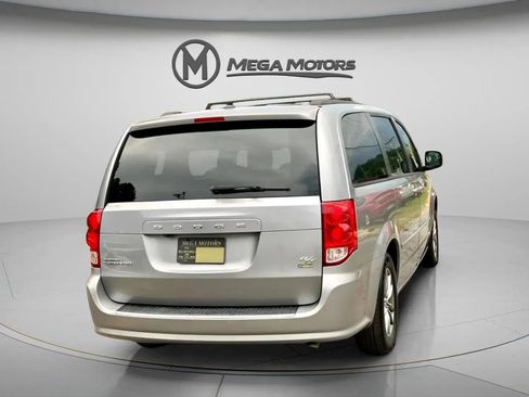 Used 2014 Dodge Grand Caravan R/T image 5