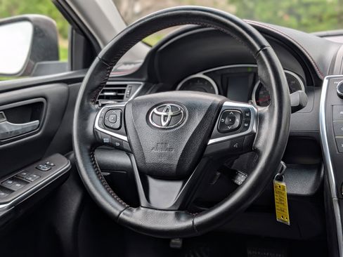 Used 2016 Toyota Camry SE image 14