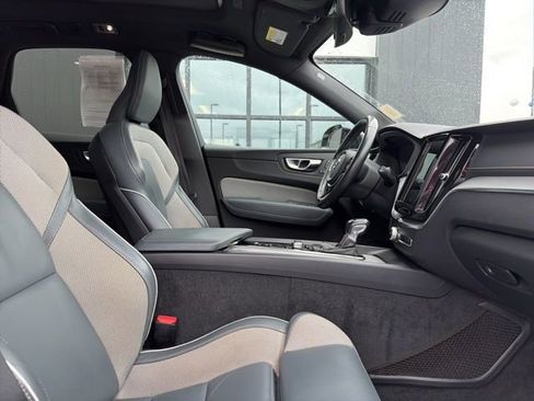 Used 2021 Volvo XC60 T5 R-Design w/ Protection Package Premier image 12