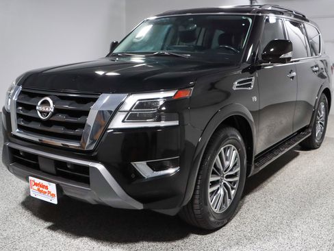 Used 2022 Nissan Armada SL w/ Captain's Chairs Package image 35