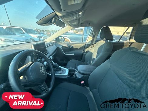 Used 2024 Toyota RAV4 LE AWD/4WD image 20