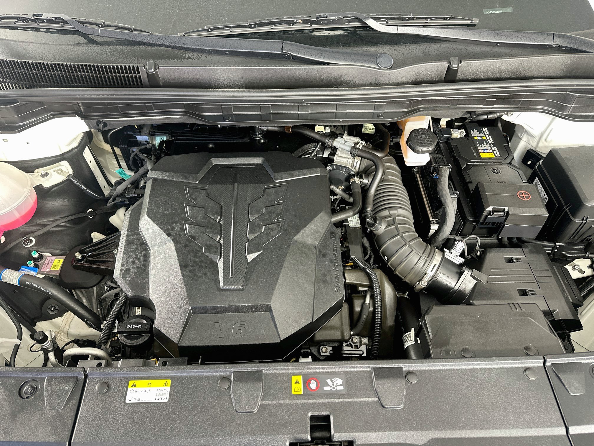 Used 2025 Kia Carnival FWD image 34