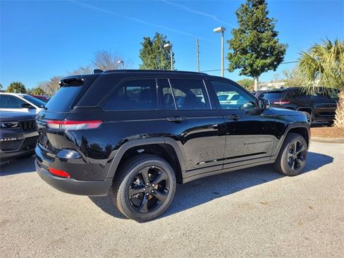 New 2025 Jeep Grand Cherokee Limited w/ Luxury Tech Group II image 14