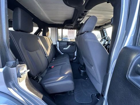 Used 2014 Jeep Wrangler Unlimited Sahara w/ Dual Top Group image 17