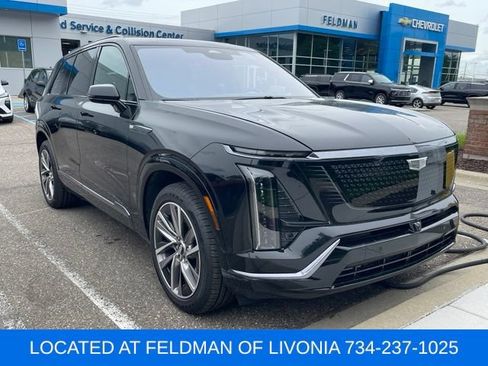 Used 2026 Cadillac Vistiq Sport w/ LPO, Floor Liner Package AWD/4WD image 4