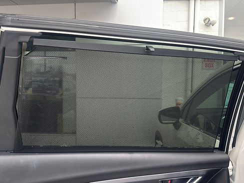 Used 2022 Subaru Ascent Limited w/ Technology Package image 29