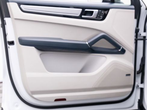 Certified 2023 Porsche Cayenne S image 14